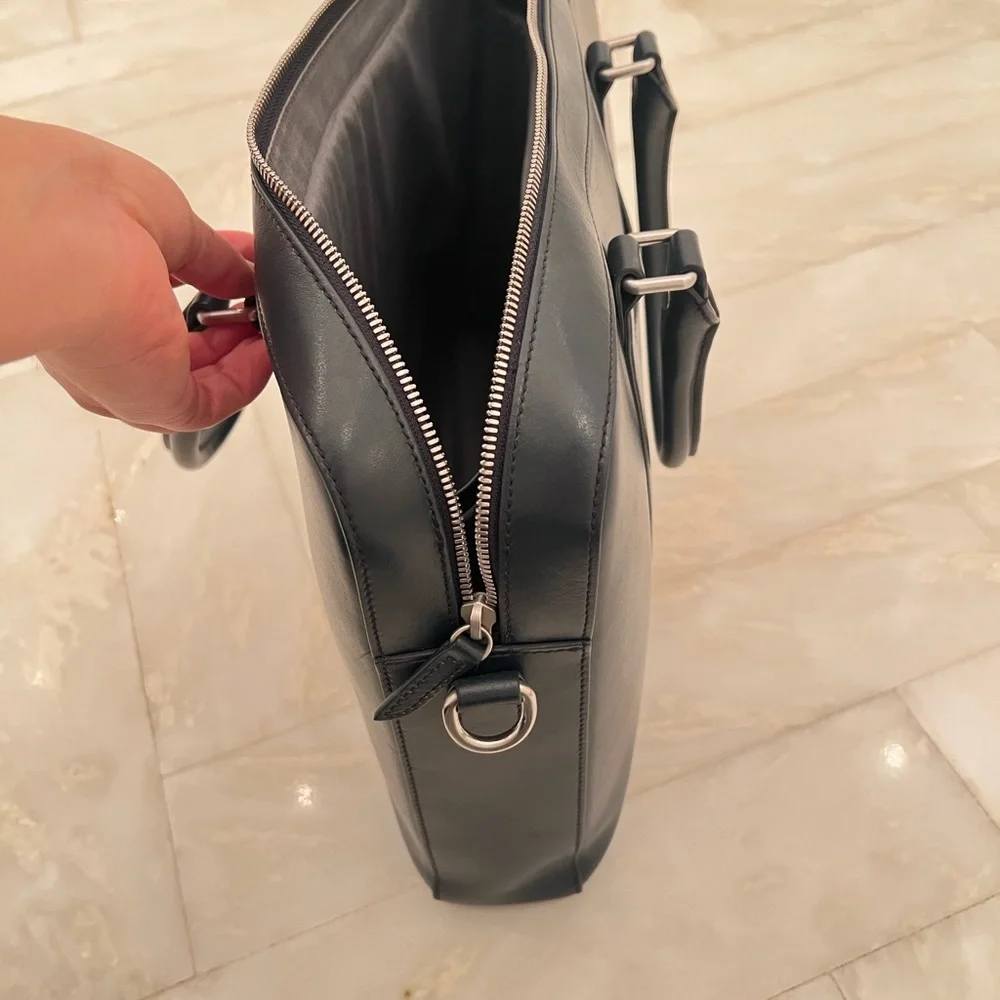 Sophisticated Blue Leather Briefcase for Men and ladies - Picture 7 of 11